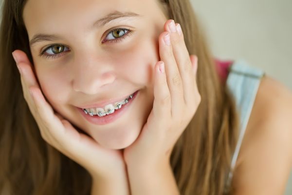 How An Orthodontist Can Straighten Crooked Teeth
